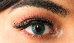 Can You Pray with Eyelash Extensions in Islam? Halal or Haram Explained (Complete Guide)