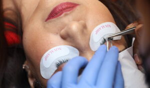 Eyelash Extension Retention Guide: 15 Expert Tips to Make Lash Extensions Last Longer
